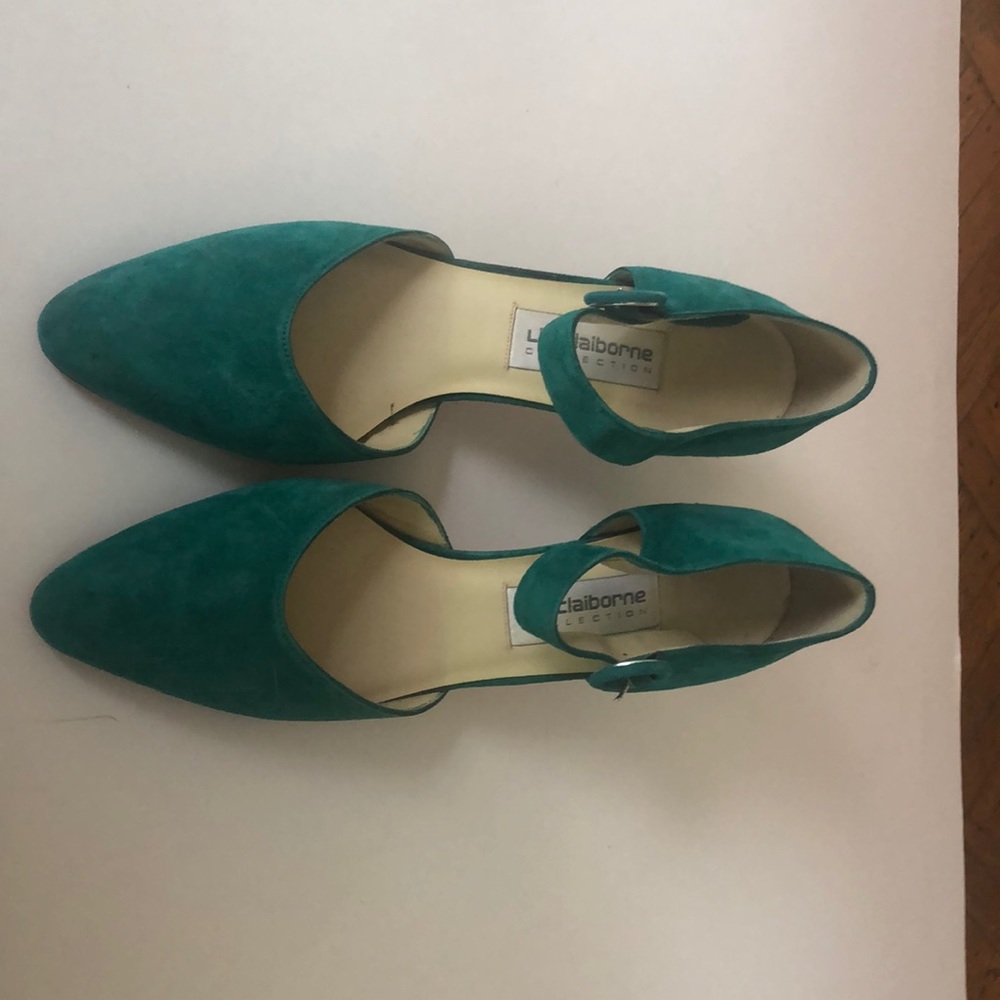 Green Mary Jane pumps